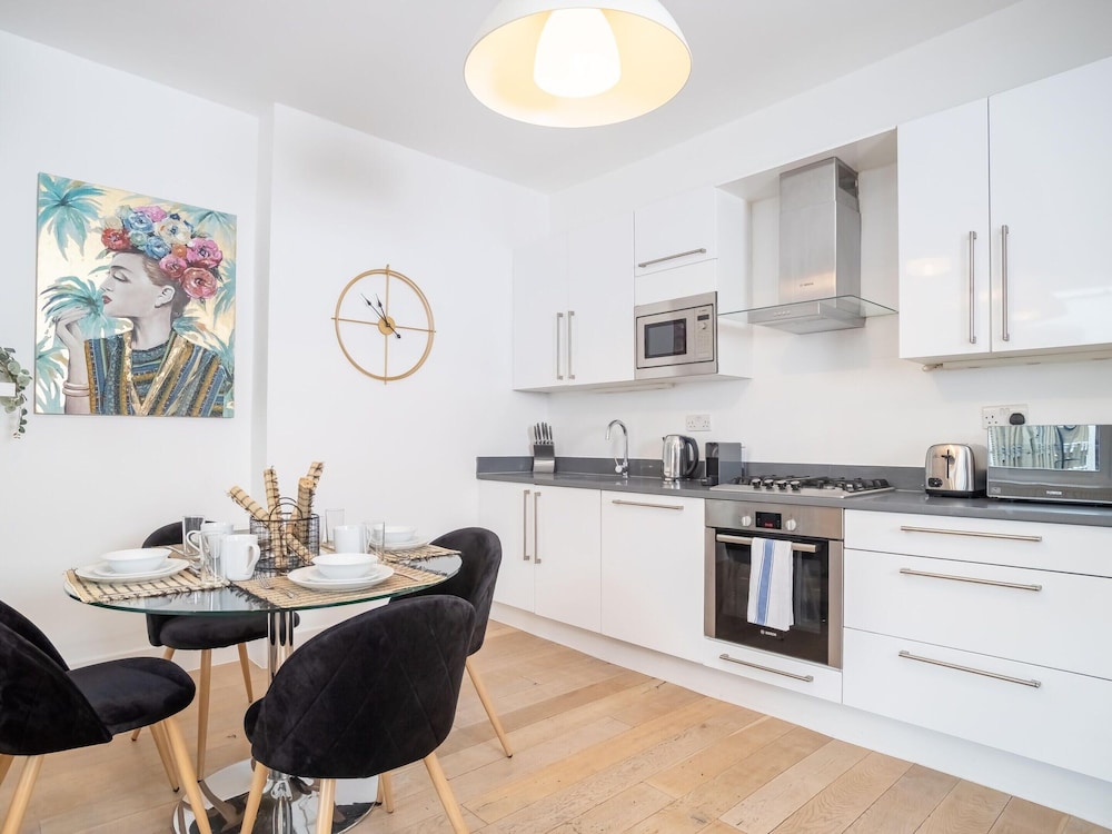 Premier Three Bedroom Bliss City View Shoreditch