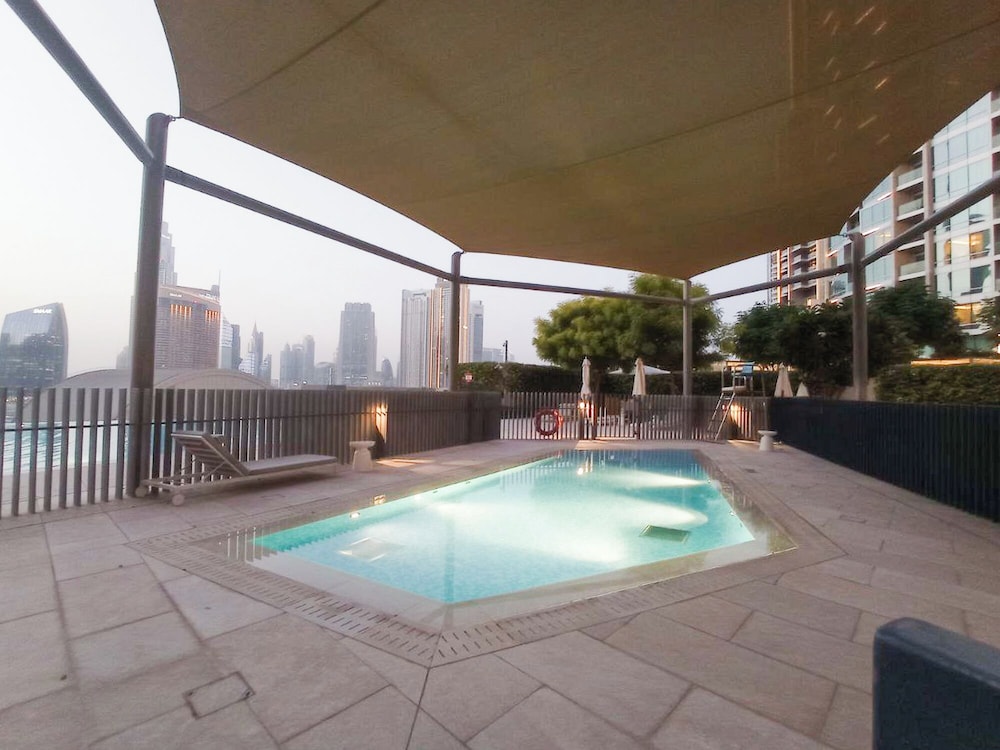 Direct Dubai Mall Access Downtown Boulev