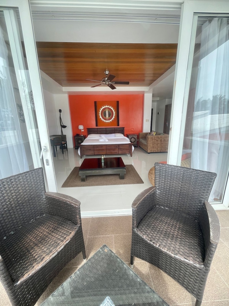Calypso Beach & Dive Resort
