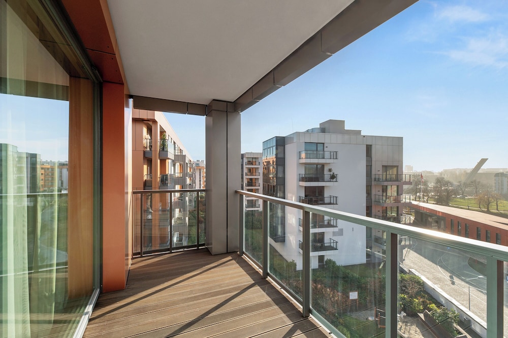 Brabank Riverside & Parking by Downtown Apartments