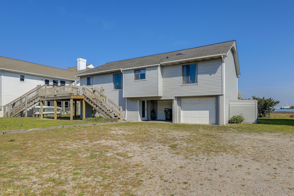 Atlantic Beach Home By Fort Macon State Park view 4