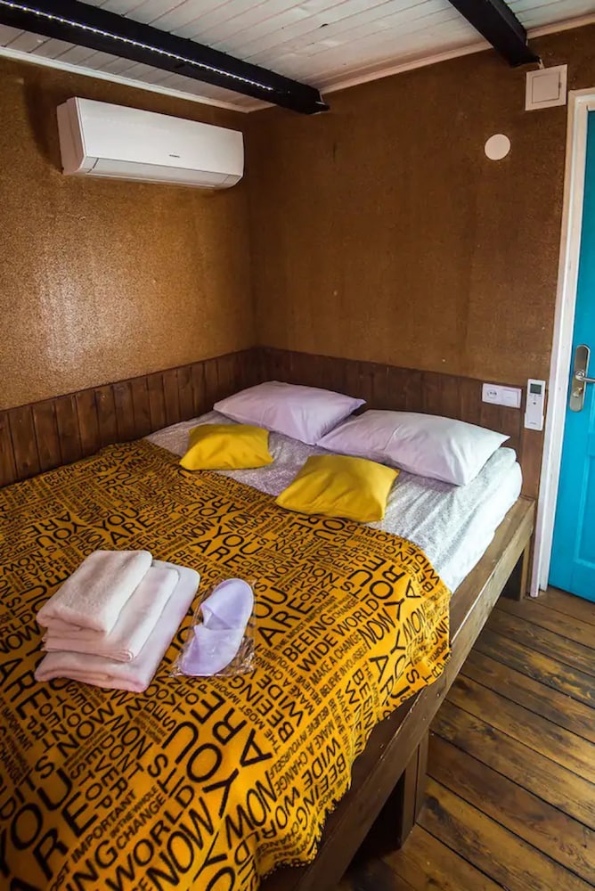 Exclusive living City Centre - Sleeps 20 view 5