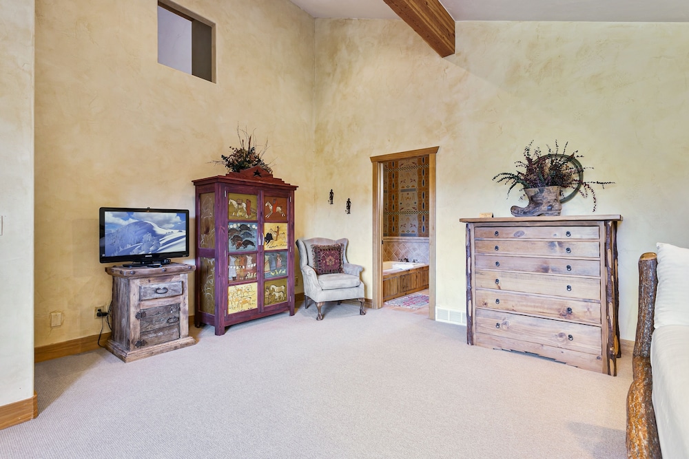 Thistle Drive Home at Deer Valley Resort - 4 Bedroom Home #3020 4 Condo