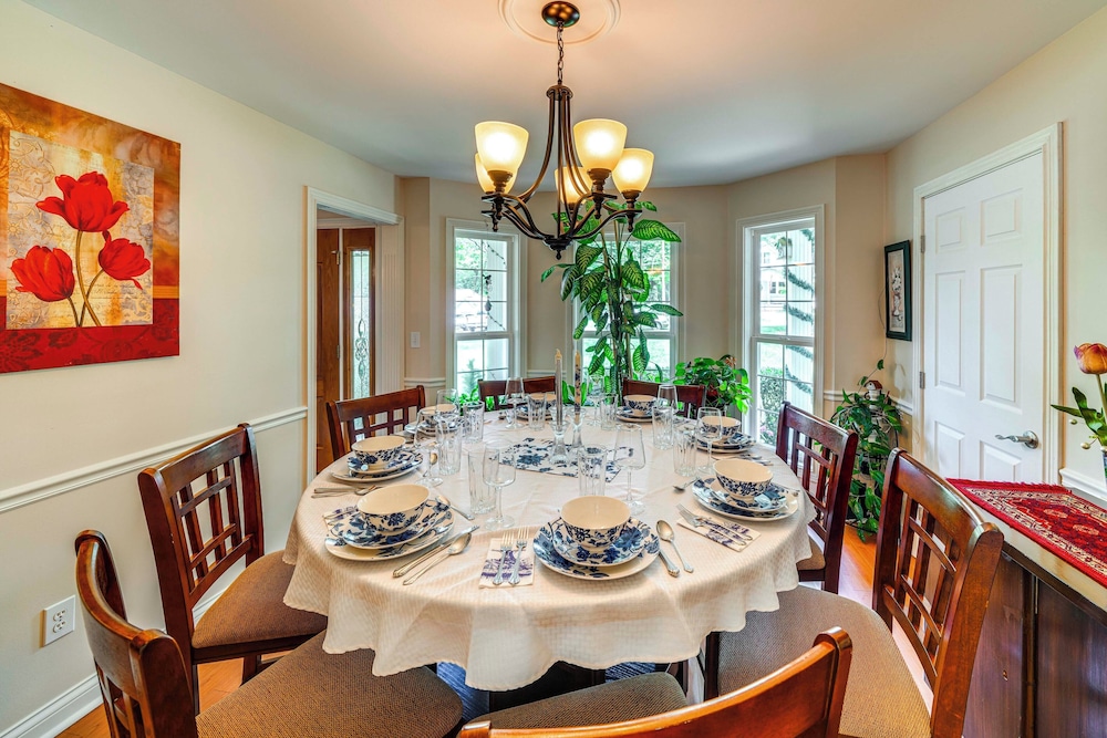 15 Mi to Louisville: Family Home w/ Private Yard!