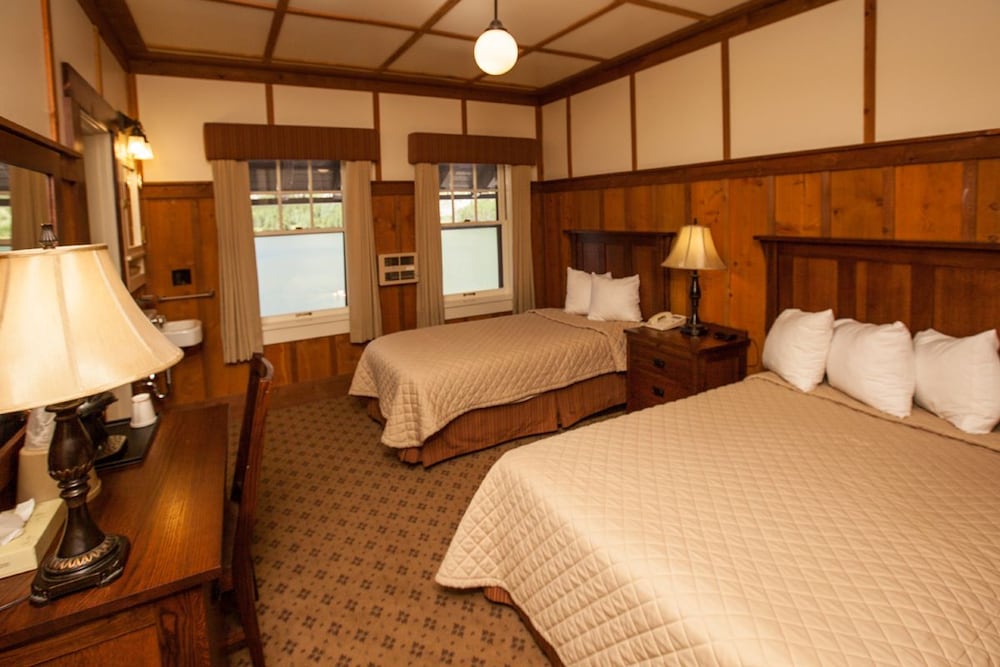 Many Glacier Hotel - Inside the Park
