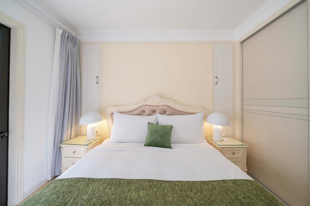 Tyms Modern 2BR APT Xujiahui Dacheng