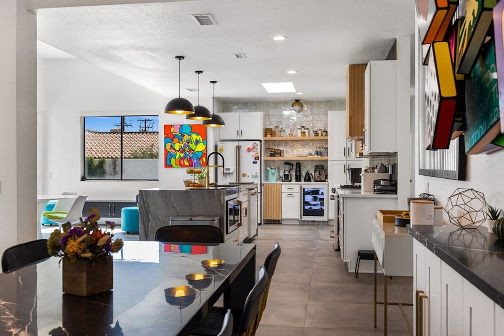 The Lighthouse- Monthly 4 bd 4 bth Pool Spa
