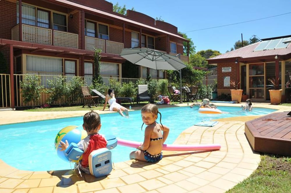 National Hotel Complex and Bendigo Central Apartments