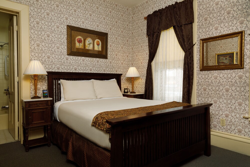 The Kalamazoo House Downtown Hotel & Suites