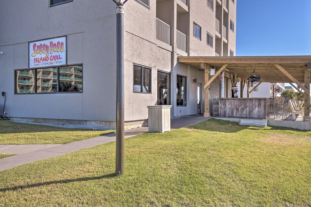 Gulf Shores Condo w/ Resort-style Amenities!