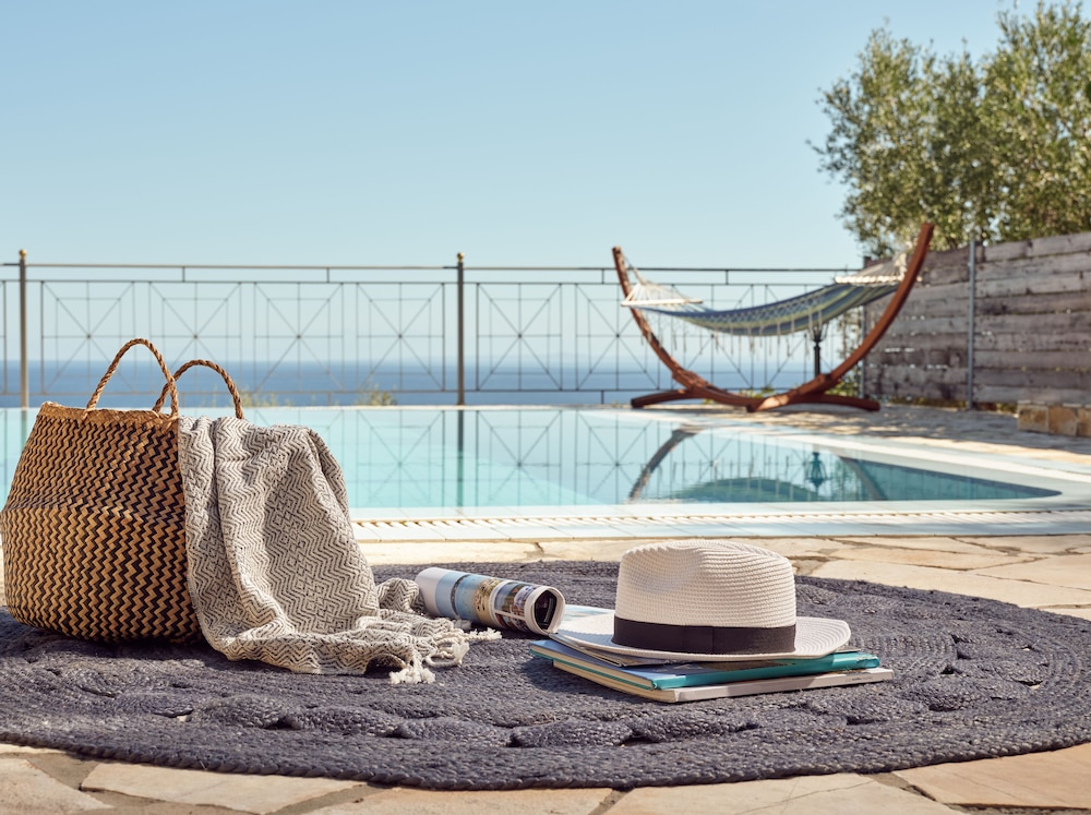 Emerald Villas & Suites