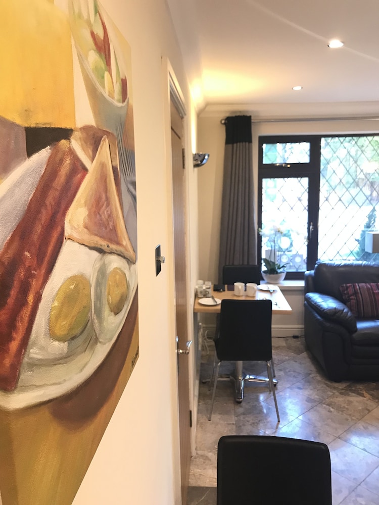 Barncroft Luxury Guest House