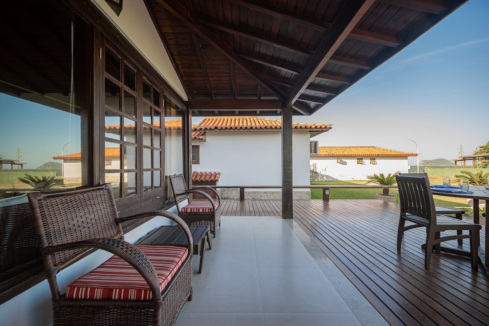 Bz60 Casa em condomínio pé na areia