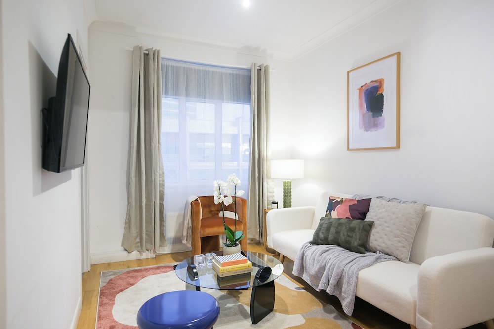 Perfectly Located Apartment Above Tube Station