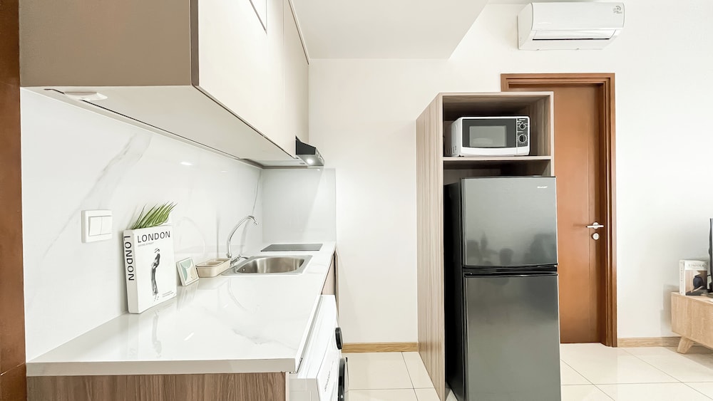 1Br Near Summarecon Mall At M-Town Signature Apartment