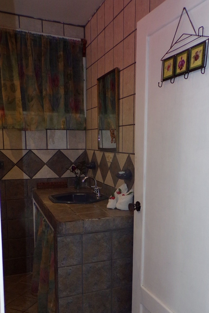 Mycasa's Bed and Breakfast