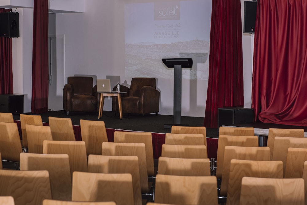 meeting & event spaces