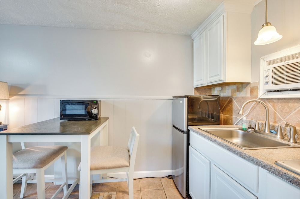 'beachfront 14' Condo on Old Orchard Beach