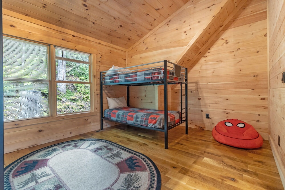 Pinewood Forest Walden's Creek Cabins