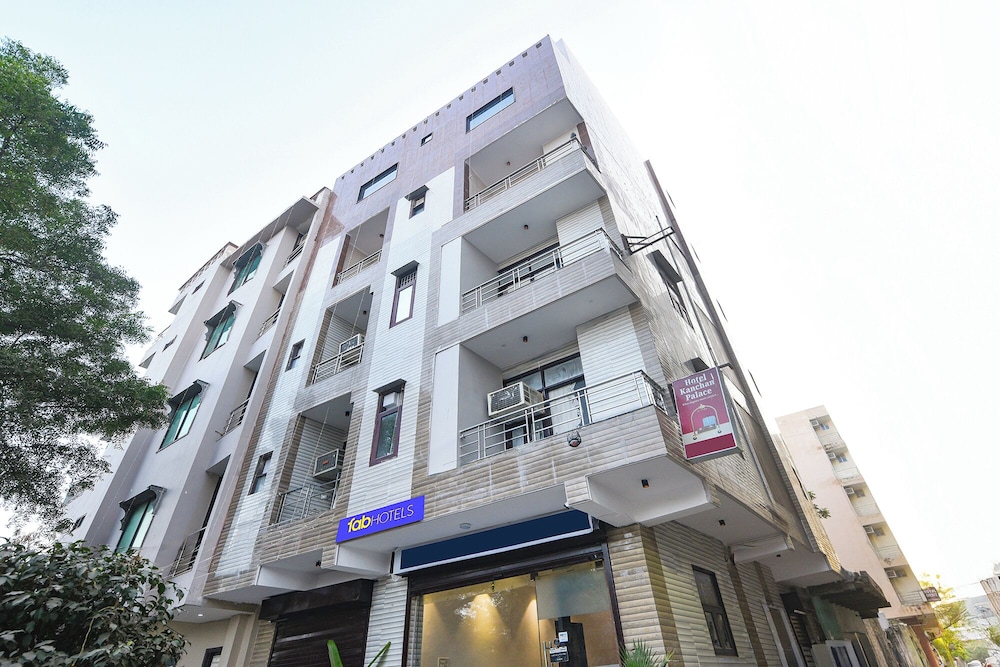 Fabhotel Kanchan Palace
