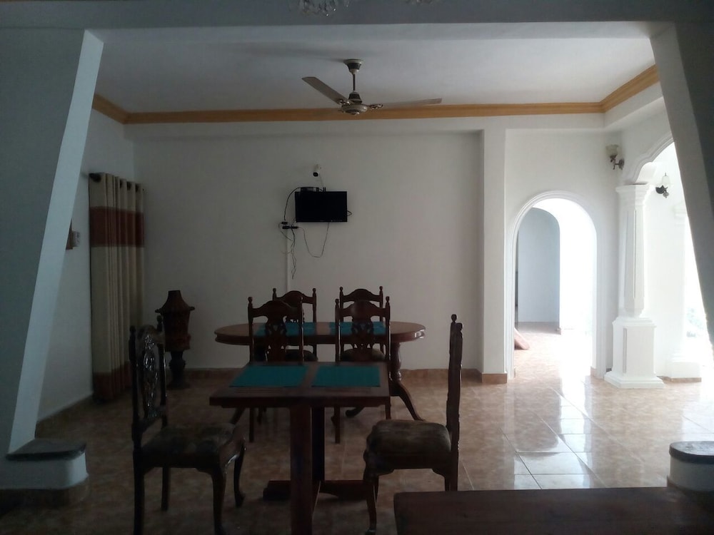 Villa De Rosh
