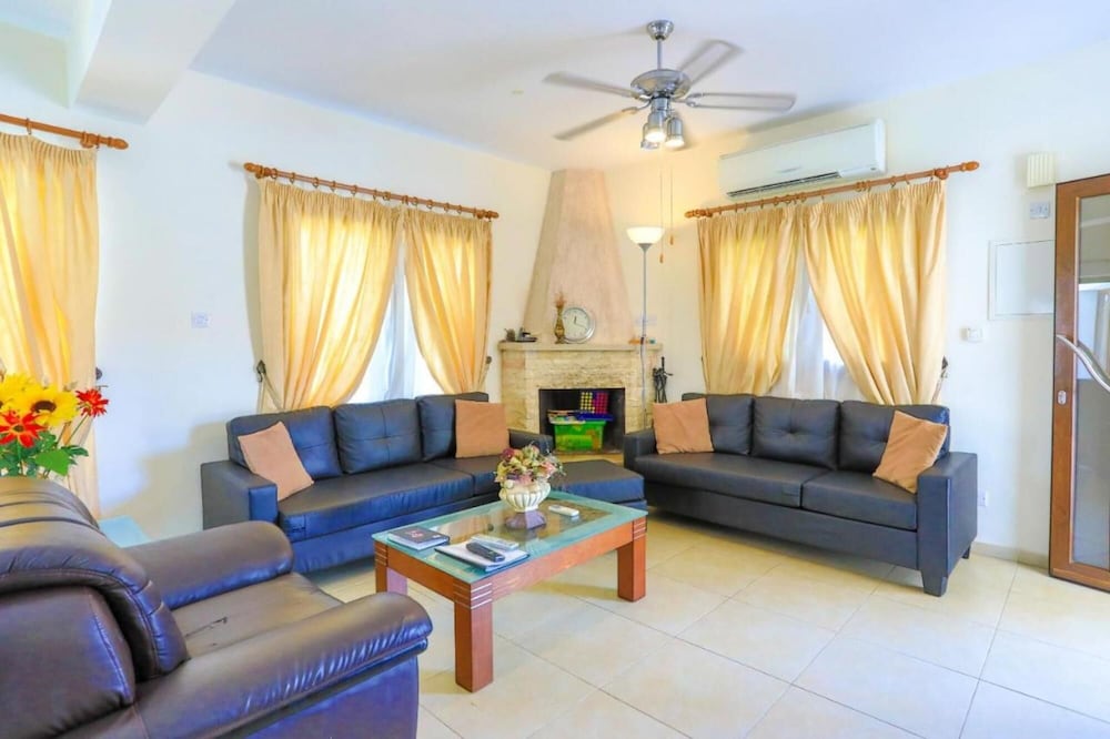 Villa Tsikkos Ena in Argaka