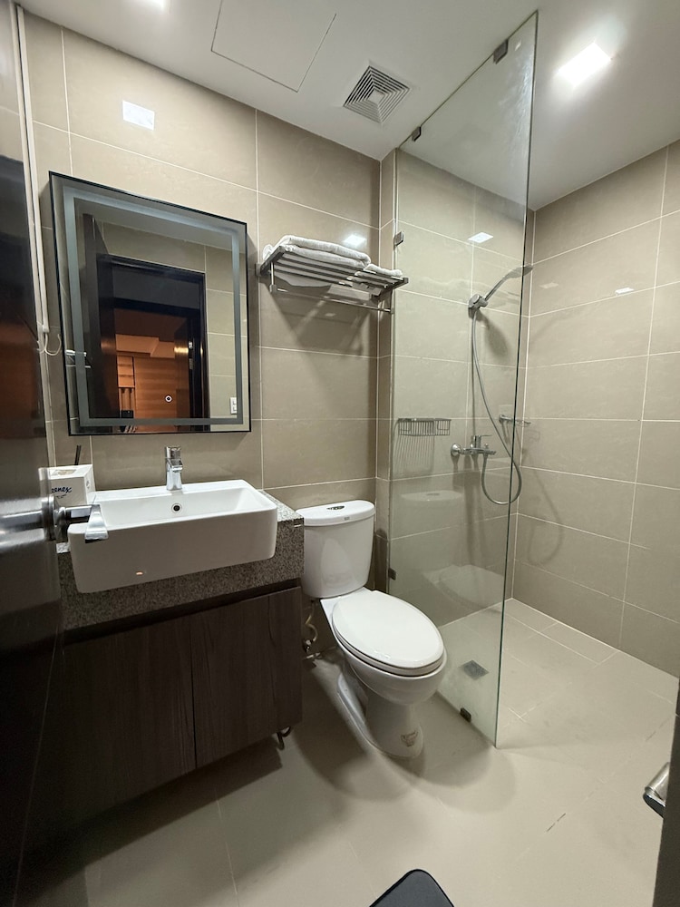 Executive Suites 4 Bedroom Condo Uptown Parksuites Bgc