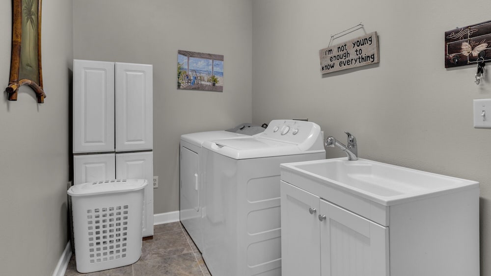 Seacrest 4BR w/ Private Heated Pool + Beach Access & Dolphin Cruise Ticket!