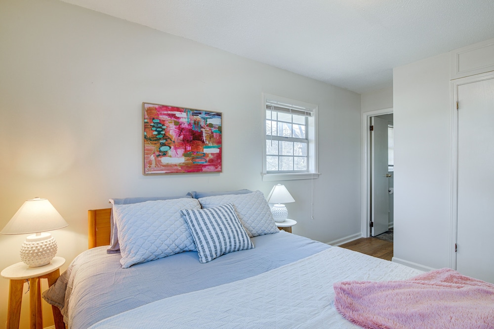 Oxford Getaway: Walk to Oxford Square! - Property Image 21
