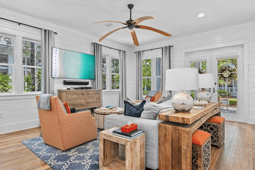 Watercolor 75 by Avantstay Luxury Private Pool + Bonfires