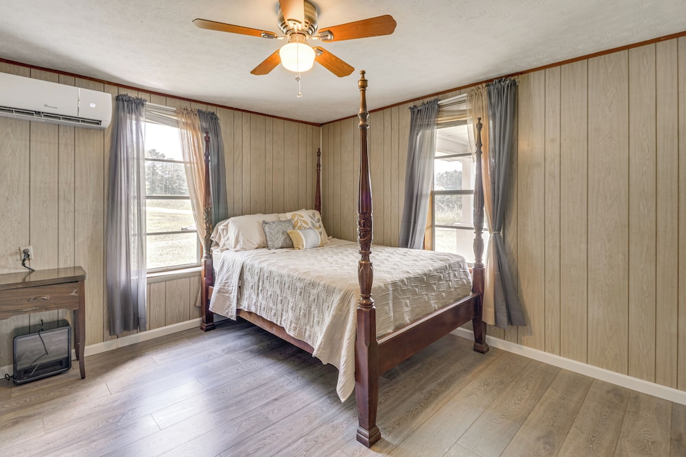 BBQ Ready: Delta Country Home on 30 Acres