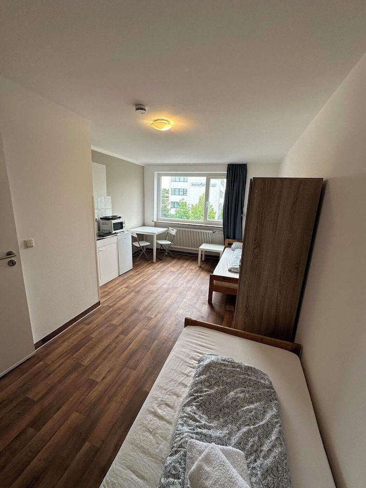 2-Rent Group Hostel Apartments HAN53
