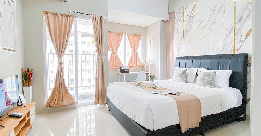 Nice Studio Room Apartment at LRT City Sentul - Royal Sentul Park