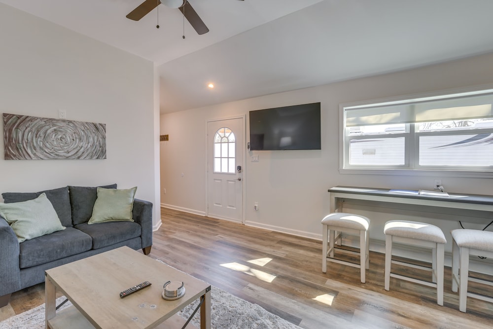 Charming Cottage at Waxahatchee Creek & Marina! view 3