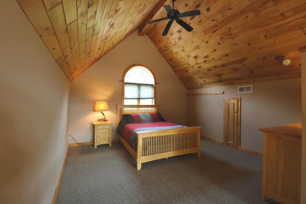 Northwood Views 4 Bedroom Chalet by Redawning view 3