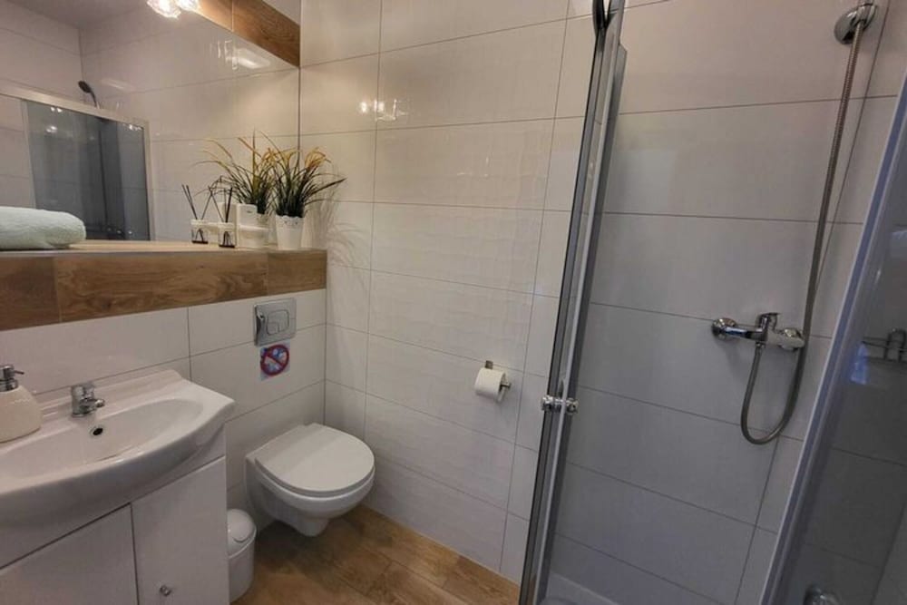 Comfortable Apartment, 5 Bedrooms, Summer Pool