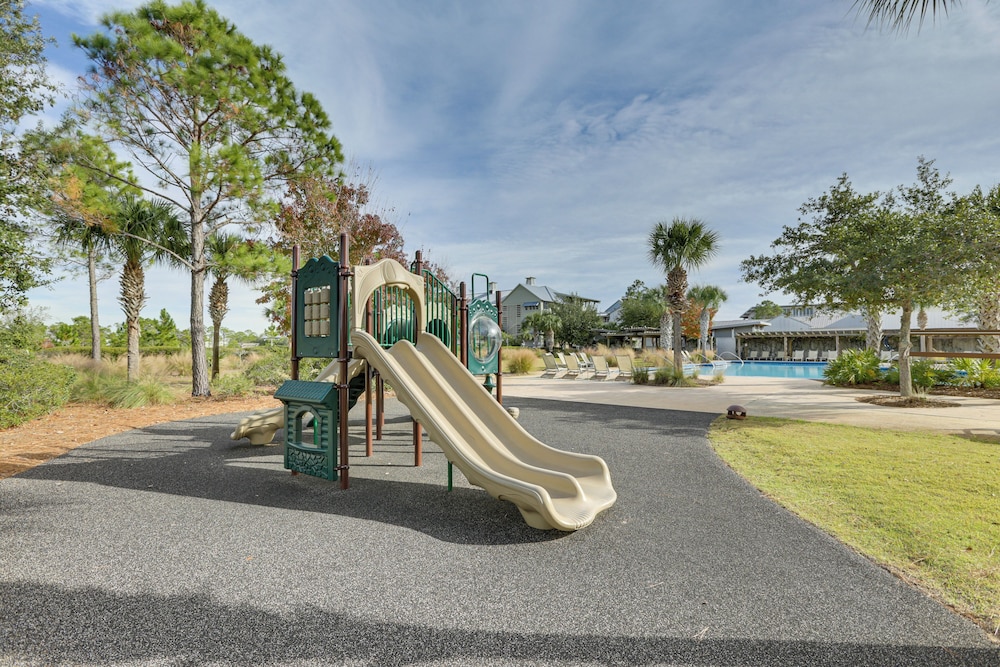 Port St Joe Home w/ Beach & Boardwalk Access!