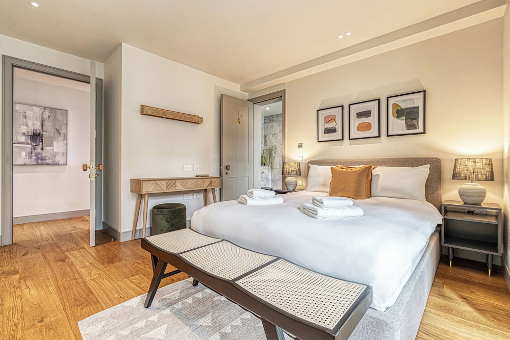 Luxury flats near Big Ben and London Eye