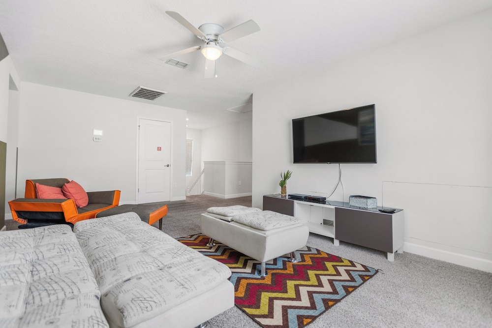 Kissimmee Retreat  6BR House Sleeps 14