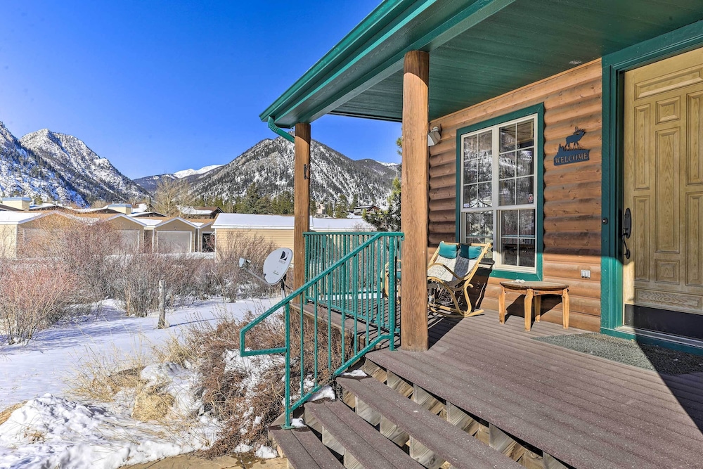 2 Mi to Frisco Slopes: Cozy Retreat w/ Mtn Views!