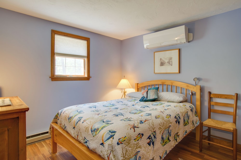3 Mi to Beach & Town: Martha's Vineyard Home view 3