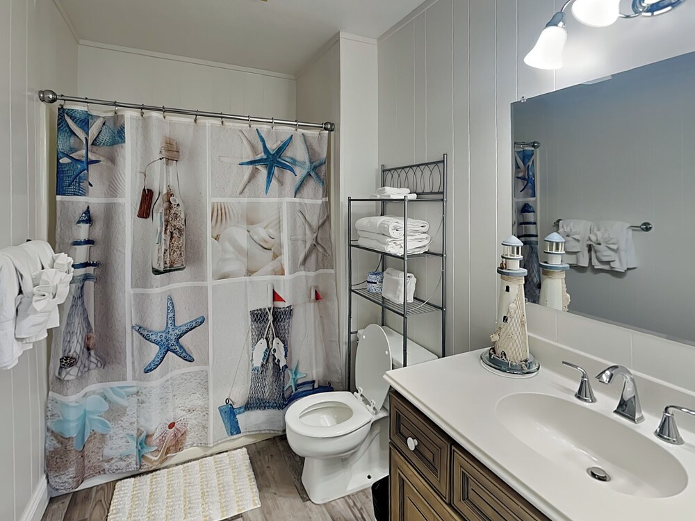 John Silver Cottage by Ryson Vacation Rentals