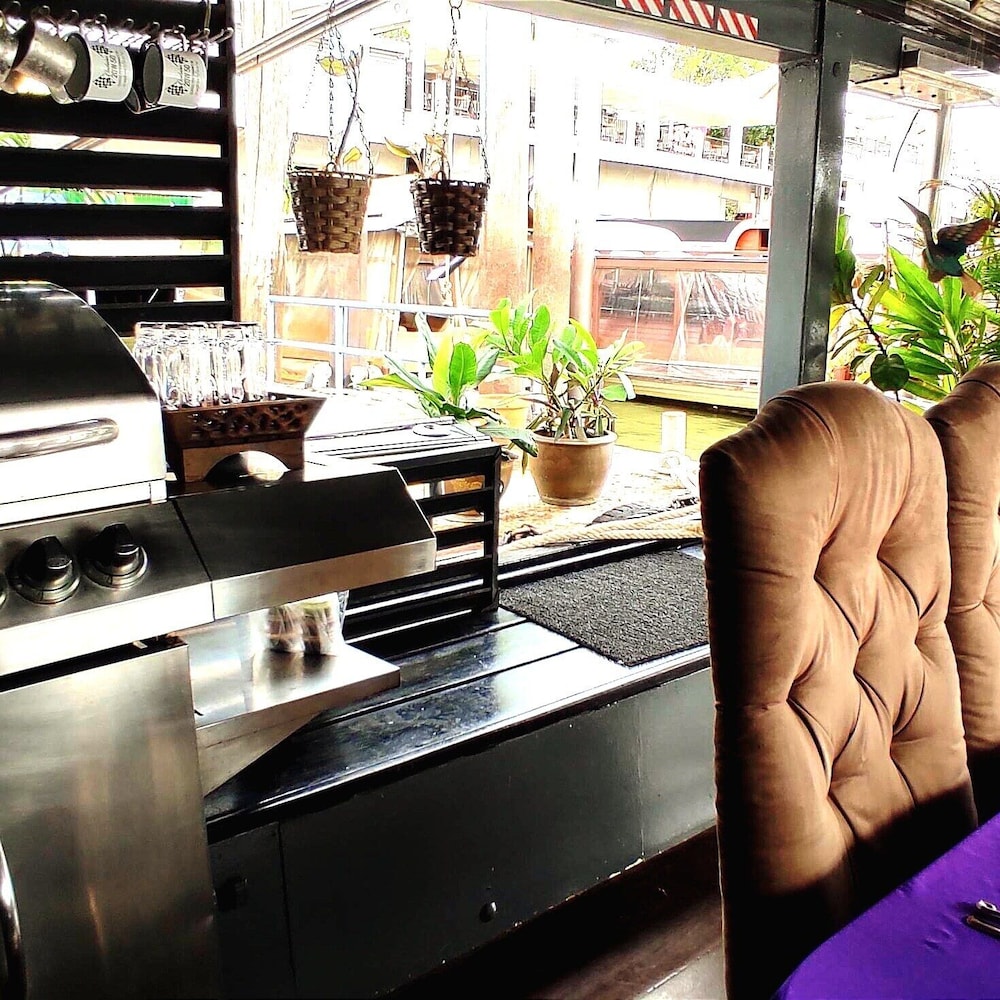 Sabai Sabai Liveaboard Bangkok