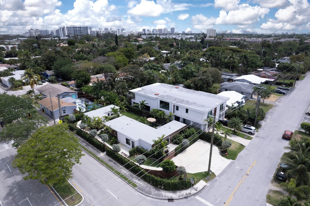 Palm Paradise Retreat Sleeps 4
