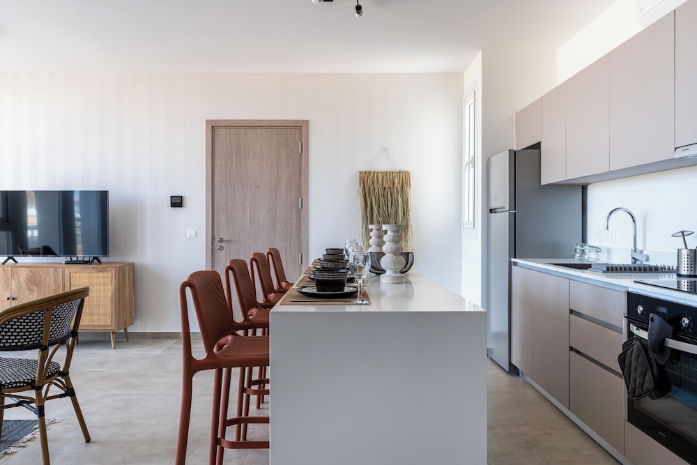 Blu Horizon - Stylish Living with Pool & Balconies in Protaras