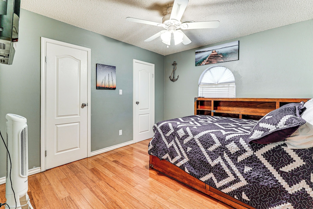 3 Mi to Downtown Mcallen: Quiet Home w/ Pool