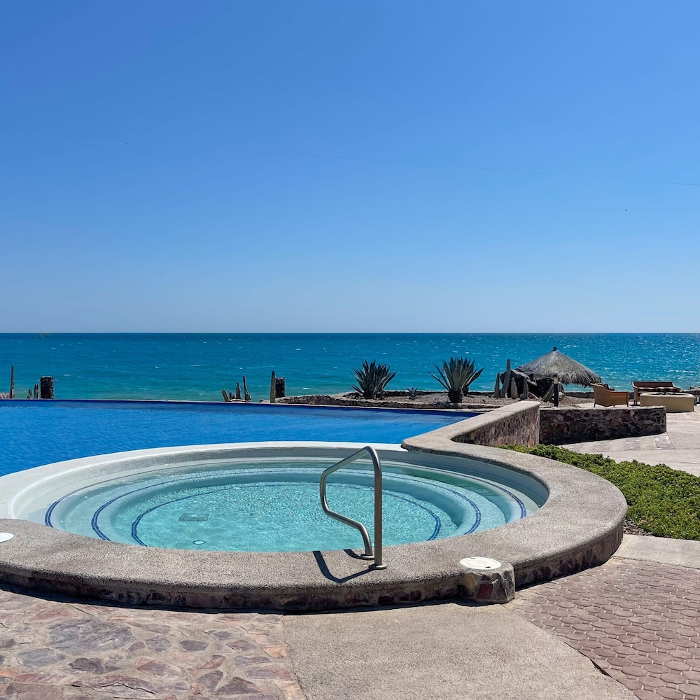 Splash Into Style Ground Floor Poolside Condo