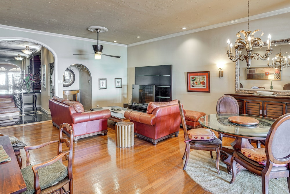 Beachfront Living in Long Beach: 2,500 Sq Ft Condo