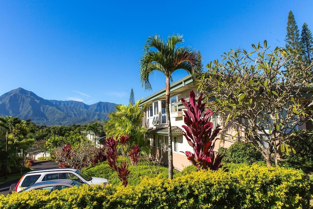 S Of Kamalii 47 3 Bedroom Home by RedAwning view 4
