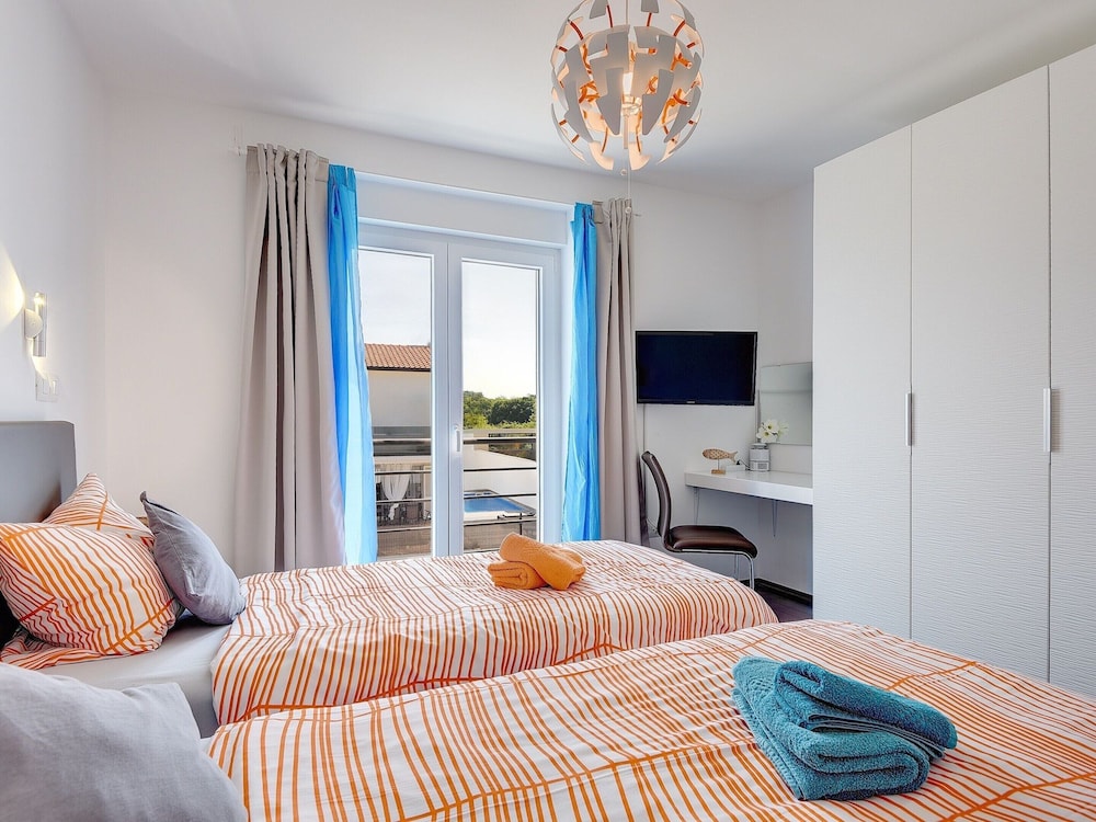 Modern Holiday Home in Novigrad With Pool view 5